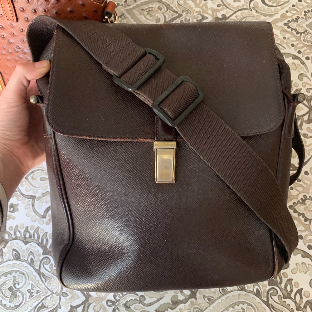 Auth Louis Vuitton Yaranga crossbody shoulder bag